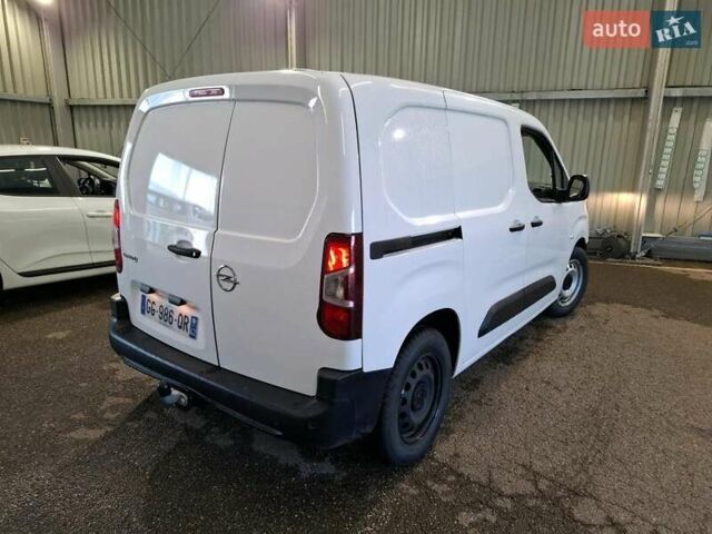 Белый Опель Combo-e, объемом двигателя 0 л и пробегом 56 тыс. км за 18900 $, фото 3 на Automoto.ua