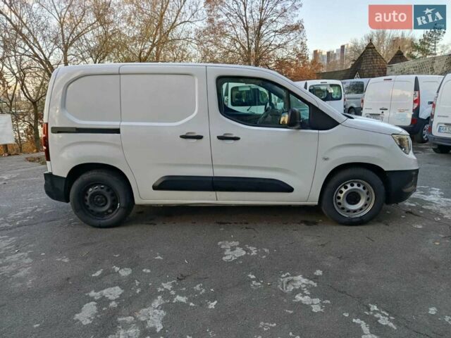 Белый Опель Combo-e, объемом двигателя 0 л и пробегом 56 тыс. км за 18900 $, фото 21 на Automoto.ua
