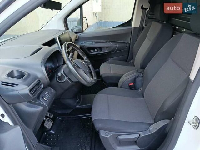 Белый Опель Combo-e, объемом двигателя 0 л и пробегом 56 тыс. км за 18900 $, фото 13 на Automoto.ua