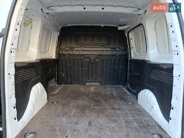 Белый Опель Combo-e, объемом двигателя 0 л и пробегом 56 тыс. км за 18900 $, фото 9 на Automoto.ua