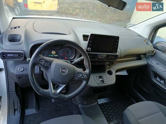Белый Опель Combo-e, объемом двигателя 0 л и пробегом 56 тыс. км за 18900 $, фото 12 на Automoto.ua