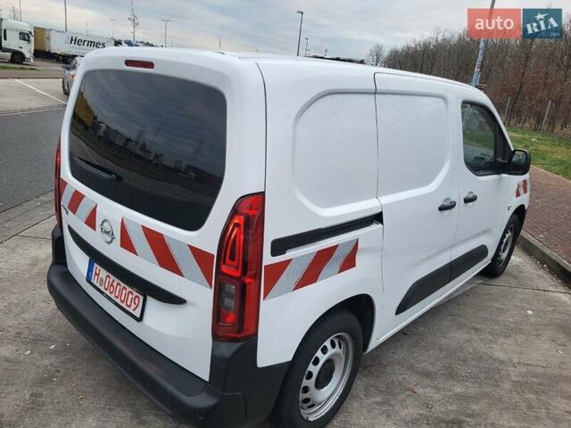 Белый Опель Combo-e, объемом двигателя 1.5 л и пробегом 167 тыс. км за 9340 $, фото 3 на Automoto.ua