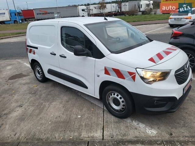 Белый Опель Combo-e, объемом двигателя 1.5 л и пробегом 167 тыс. км за 9340 $, фото 1 на Automoto.ua