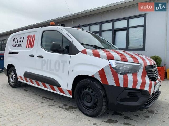 Белый Опель Combo-e, объемом двигателя 1.56 л и пробегом 310 тыс. км за 12500 $, фото 3 на Automoto.ua