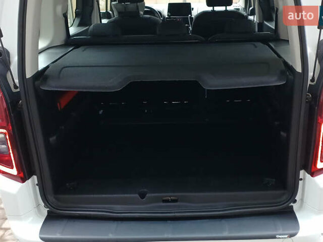 Білий Опель Combo-e, об'ємом двигуна 0 л та пробігом 26 тис. км за 19000 $, фото 22 на Automoto.ua