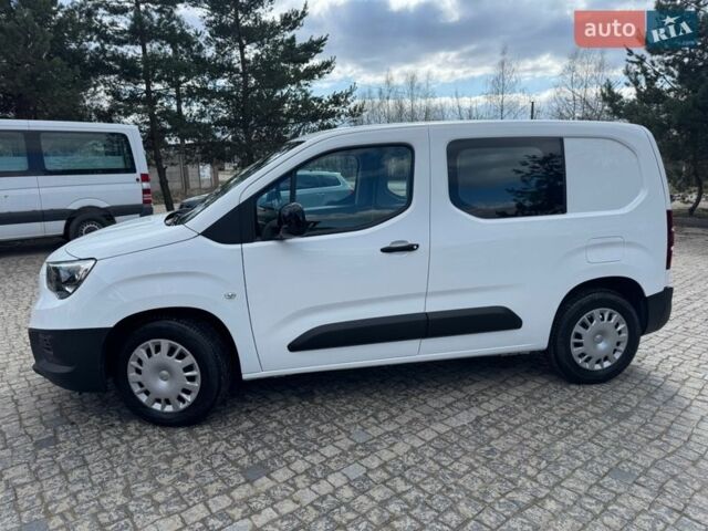 Белый Опель Combo-e, объемом двигателя 0 л и пробегом 20 тыс. км за 17900 $, фото 4 на Automoto.ua