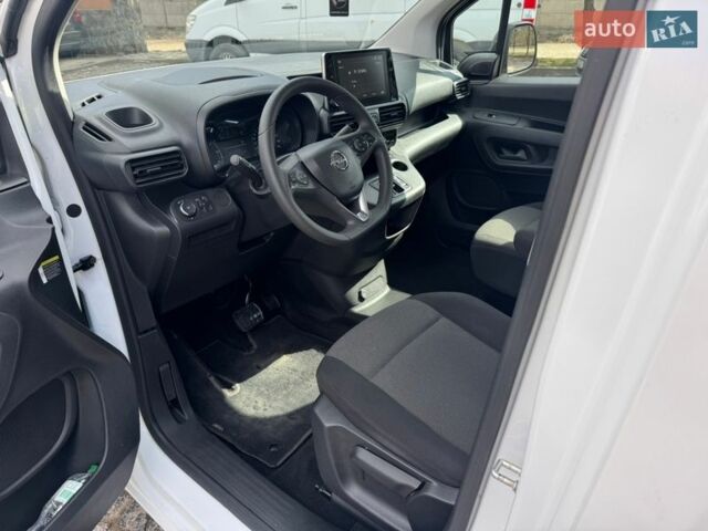 Білий Опель Combo-e, об'ємом двигуна 0 л та пробігом 20 тис. км за 17900 $, фото 9 на Automoto.ua