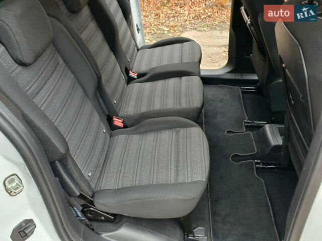 Білий Опель Combo-e, об'ємом двигуна 0 л та пробігом 26 тис. км за 19000 $, фото 13 на Automoto.ua