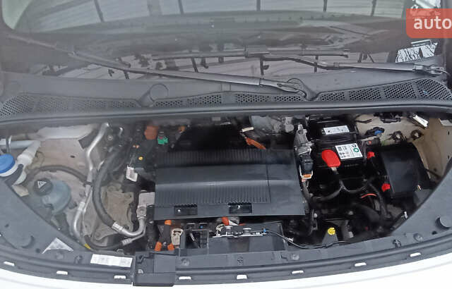 Білий Опель Combo-e, об'ємом двигуна 0 л та пробігом 26 тис. км за 19000 $, фото 32 на Automoto.ua