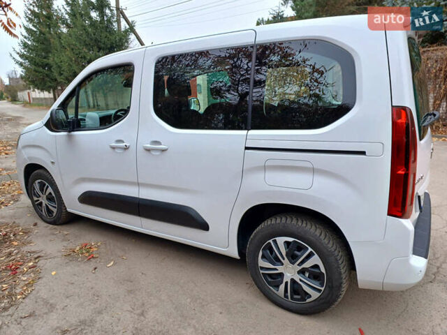 Білий Опель Combo-e, об'ємом двигуна 0 л та пробігом 26 тис. км за 19000 $, фото 7 на Automoto.ua