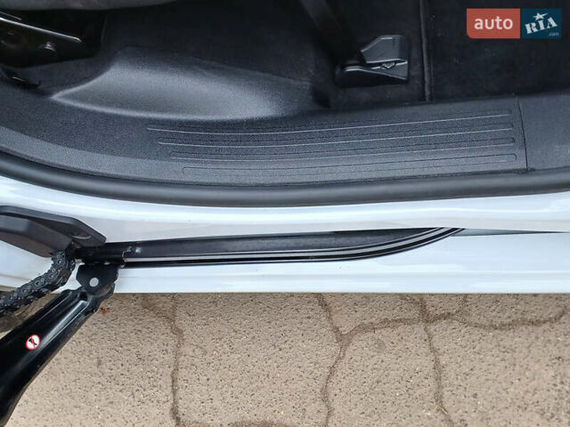 Білий Опель Combo-e, об'ємом двигуна 0 л та пробігом 26 тис. км за 19000 $, фото 33 на Automoto.ua