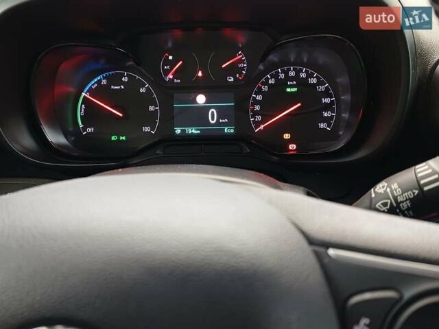 Білий Опель Combo-e, об'ємом двигуна 0 л та пробігом 26 тис. км за 19000 $, фото 16 на Automoto.ua