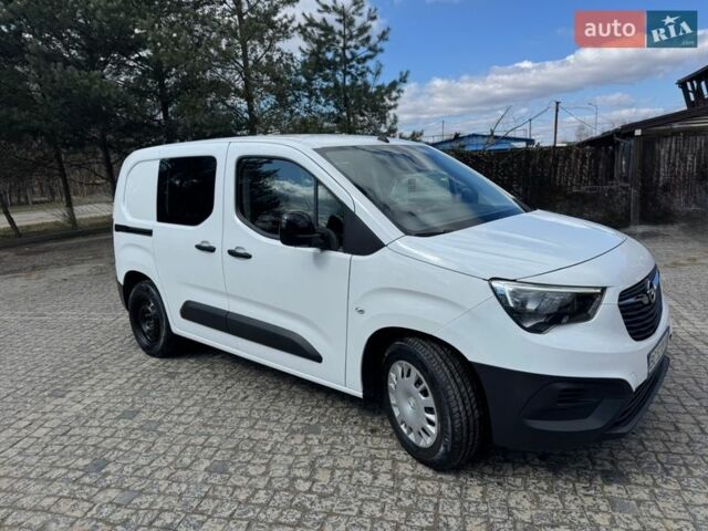 Белый Опель Combo-e, объемом двигателя 0 л и пробегом 20 тыс. км за 17900 $, фото 3 на Automoto.ua