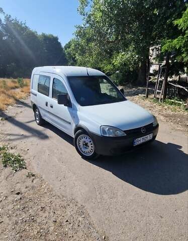Білий Опель Combo-e, об'ємом двигуна 1.7 л та пробігом 164 тис. км за 3950 $, фото 1 на Automoto.ua