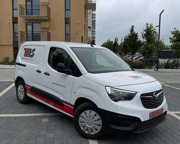 Белый Опель Combo-e, объемом двигателя 0 л и пробегом 17 тыс. км за 18700 $, фото 4 на Automoto.ua