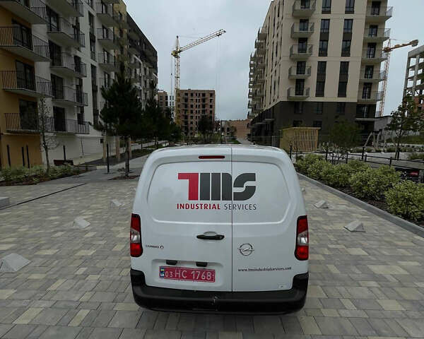 Белый Опель Combo-e, объемом двигателя 0 л и пробегом 17 тыс. км за 18700 $, фото 6 на Automoto.ua