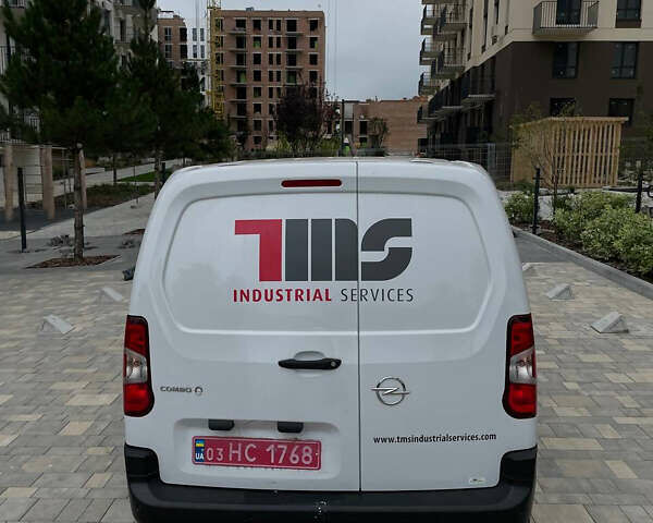 Белый Опель Combo-e, объемом двигателя 0 л и пробегом 17 тыс. км за 18700 $, фото 7 на Automoto.ua