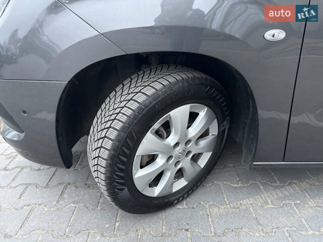 Серый Опель Combo-e, объемом двигателя 0 л и пробегом 49 тыс. км за 22000 $, фото 11 на Automoto.ua