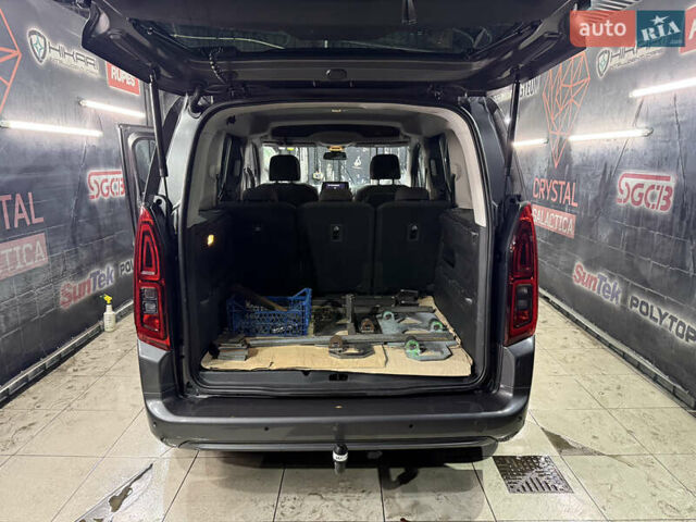 Серый Опель Combo-e, объемом двигателя 0 л и пробегом 49 тыс. км за 22000 $, фото 17 на Automoto.ua