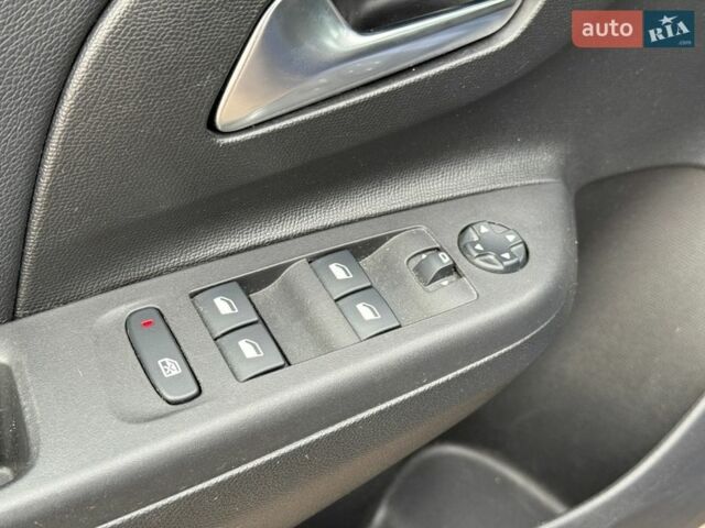 Синій Опель Combo-e, об'ємом двигуна 0 л та пробігом 119 тис. км за 12650 $, фото 40 на Automoto.ua