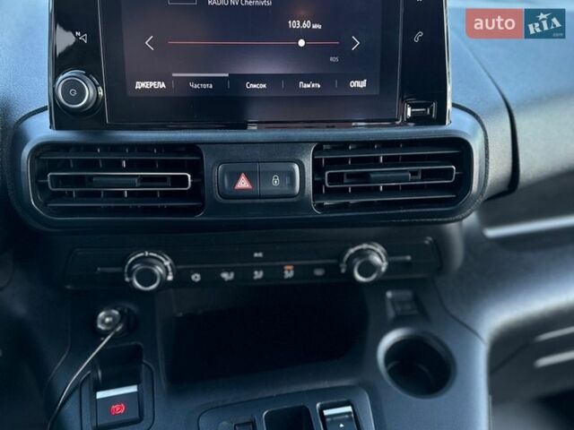 Синий Опель Combo-e, объемом двигателя 0 л и пробегом 24 тыс. км за 19900 $, фото 9 на Automoto.ua