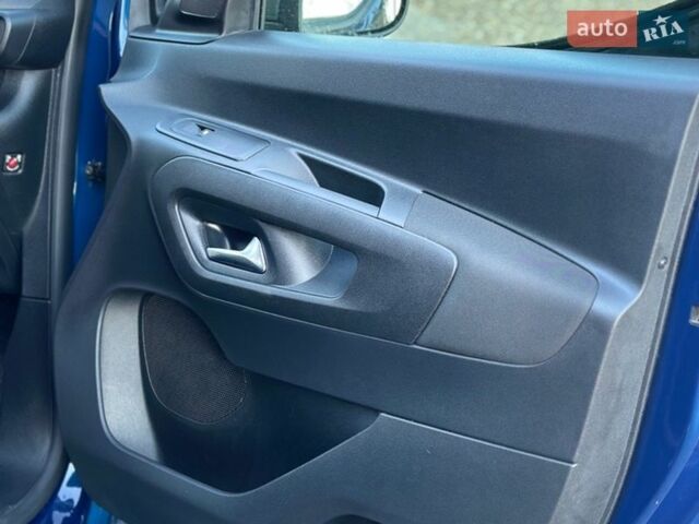 Синий Опель Combo-e, объемом двигателя 0 л и пробегом 24 тыс. км за 19900 $, фото 19 на Automoto.ua
