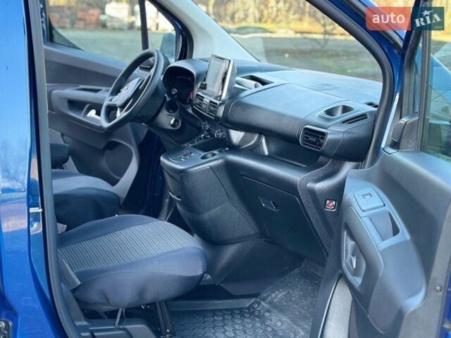 Синий Опель Combo-e, объемом двигателя 0 л и пробегом 24 тыс. км за 19900 $, фото 10 на Automoto.ua