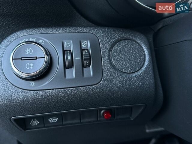 Синий Опель Combo-e, объемом двигателя 0 л и пробегом 24 тыс. км за 19900 $, фото 18 на Automoto.ua