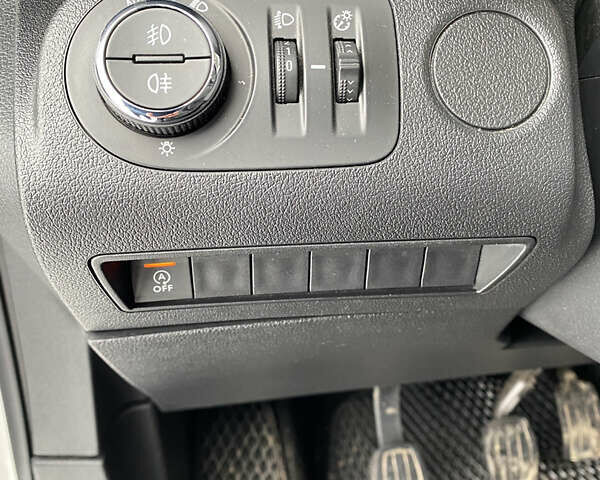 Белый Опель Combo Cargo, объемом двигателя 1.5 л и пробегом 204 тыс. км за 11500 $, фото 18 на Automoto.ua