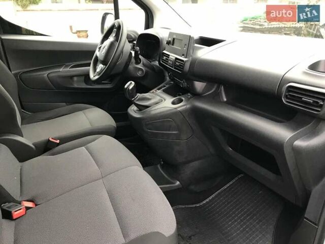 Белый Опель Combo Cargo, объемом двигателя 1.5 л и пробегом 185 тыс. км за 11400 $, фото 11 на Automoto.ua