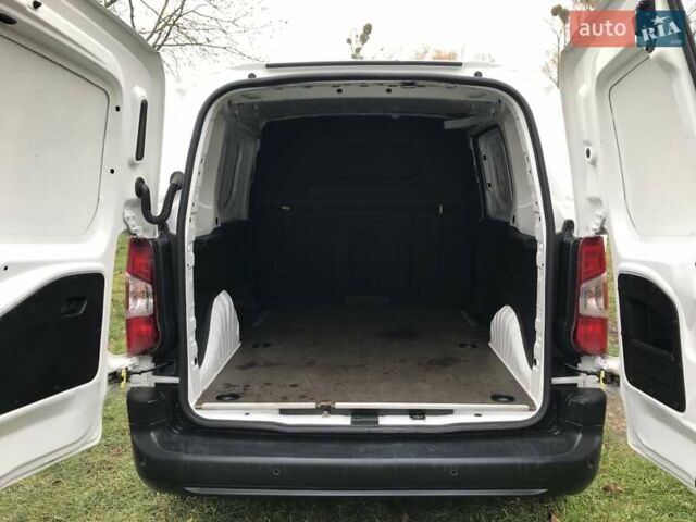 Белый Опель Combo Cargo, объемом двигателя 1.5 л и пробегом 185 тыс. км за 11400 $, фото 2 на Automoto.ua