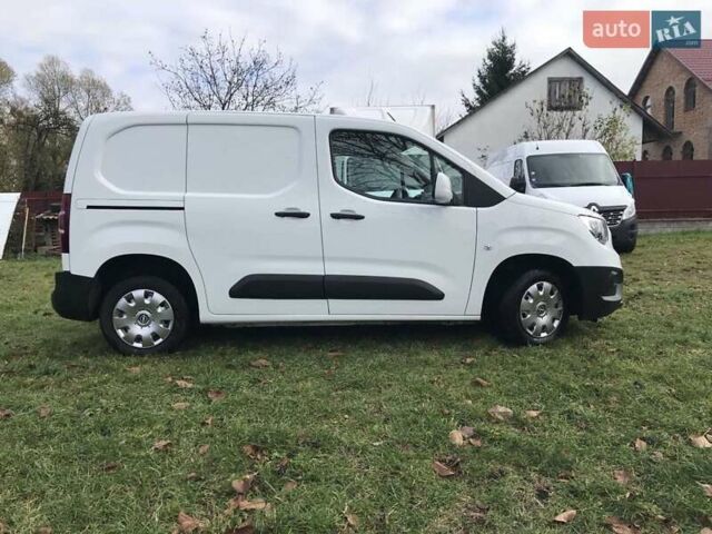 Белый Опель Combo Cargo, объемом двигателя 1.5 л и пробегом 185 тыс. км за 11400 $, фото 4 на Automoto.ua