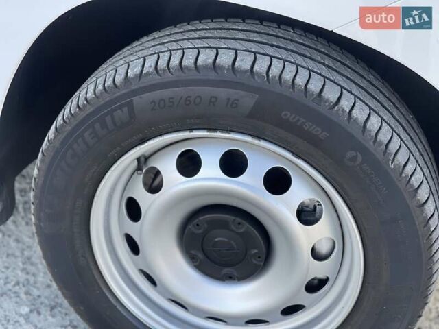 Белый Опель Combo Cargo, объемом двигателя 1.5 л и пробегом 146 тыс. км за 12500 $, фото 36 на Automoto.ua