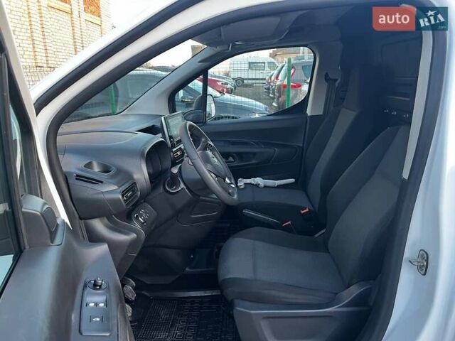 Белый Опель Combo Cargo, объемом двигателя 1.5 л и пробегом 126 тыс. км за 13300 $, фото 22 на Automoto.ua