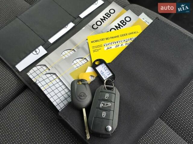 Белый Опель Combo Cargo, объемом двигателя 0 л и пробегом 93 тыс. км за 12450 $, фото 46 на Automoto.ua