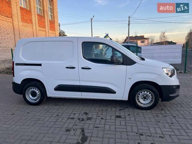 Белый Опель Combo Cargo, объемом двигателя 1.5 л и пробегом 126 тыс. км за 13300 $, фото 2 на Automoto.ua