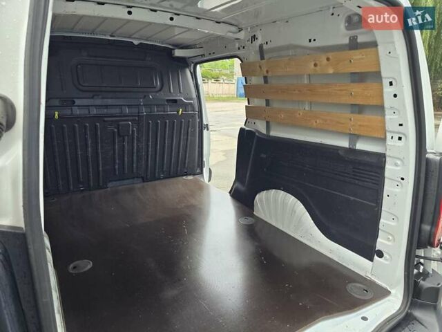 Белый Опель Combo Cargo, объемом двигателя 0 л и пробегом 93 тыс. км за 12450 $, фото 40 на Automoto.ua