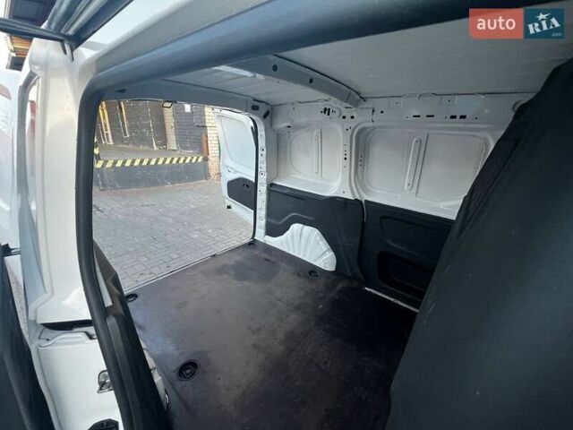 Белый Опель Combo Cargo, объемом двигателя 1.5 л и пробегом 126 тыс. км за 13300 $, фото 10 на Automoto.ua