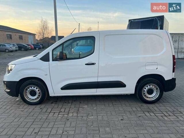 Белый Опель Combo Cargo, объемом двигателя 1.5 л и пробегом 126 тыс. км за 13300 $, фото 6 на Automoto.ua
