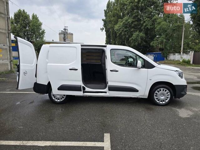 Белый Опель Combo Cargo, объемом двигателя 0 л и пробегом 93 тыс. км за 12450 $, фото 39 на Automoto.ua
