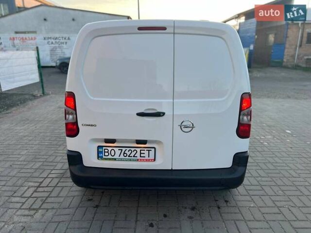 Белый Опель Combo Cargo, объемом двигателя 1.5 л и пробегом 126 тыс. км за 13300 $, фото 4 на Automoto.ua