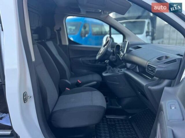 Белый Опель Combo Cargo, объемом двигателя 1.5 л и пробегом 126 тыс. км за 13300 $, фото 32 на Automoto.ua