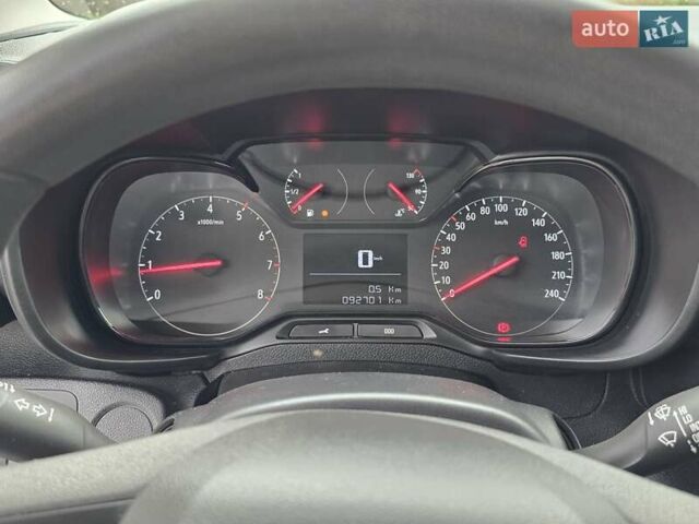 Белый Опель Combo Cargo, объемом двигателя 0 л и пробегом 93 тыс. км за 12450 $, фото 18 на Automoto.ua