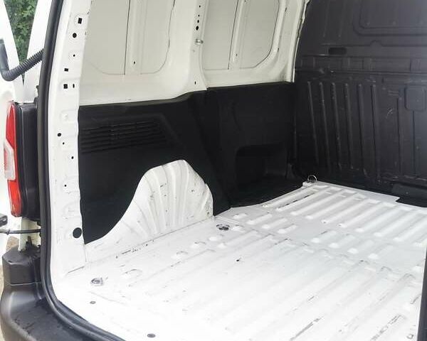 Білий Опель Combo Cargo, об'ємом двигуна 1.5 л та пробігом 79 тис. км за 8000 $, фото 9 на Automoto.ua