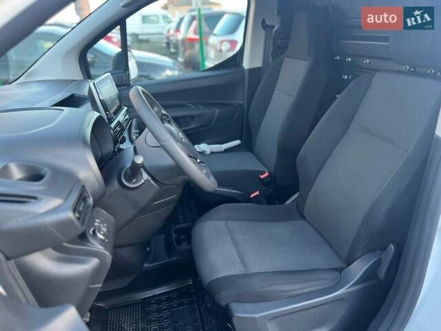 Белый Опель Combo Cargo, объемом двигателя 1.5 л и пробегом 126 тыс. км за 13300 $, фото 24 на Automoto.ua