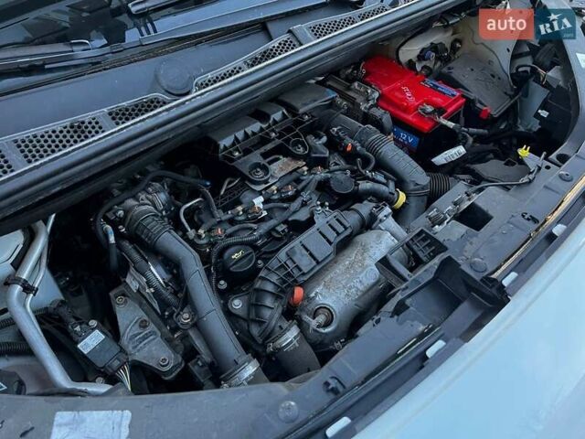 Белый Опель Combo Cargo, объемом двигателя 1.5 л и пробегом 126 тыс. км за 13300 $, фото 38 на Automoto.ua