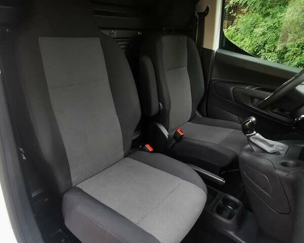 Білий Опель Combo Cargo, об'ємом двигуна 1.5 л та пробігом 79 тис. км за 8000 $, фото 20 на Automoto.ua