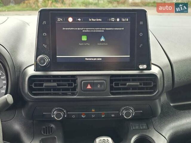 Белый Опель Combo Cargo, объемом двигателя 0 л и пробегом 93 тыс. км за 12450 $, фото 24 на Automoto.ua