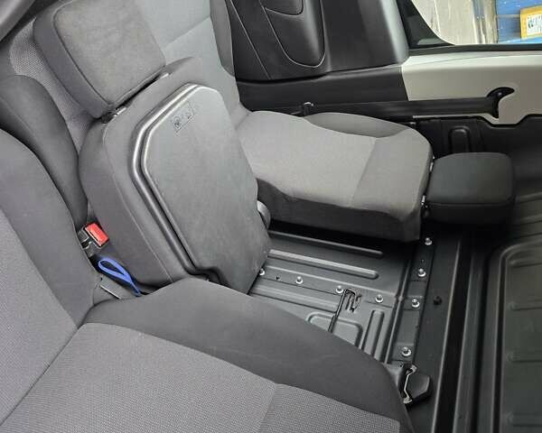 Белый Опель Combo Cargo, объемом двигателя 0 л и пробегом 93 тыс. км за 12450 $, фото 25 на Automoto.ua