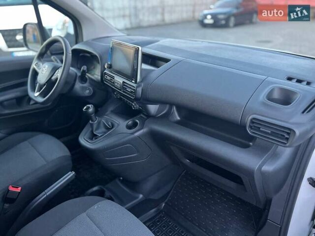 Белый Опель Combo Cargo, объемом двигателя 1.5 л и пробегом 126 тыс. км за 13300 $, фото 31 на Automoto.ua